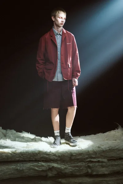 Look 15